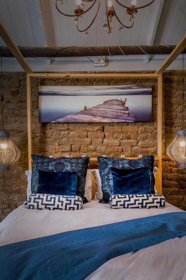 1 Queen Vic Otel Darling Dış mekan fotoğraf